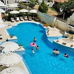Aparthotel Penelopa Palace & 4*