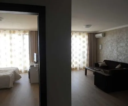 Penelopa Palace & Apart-hotel