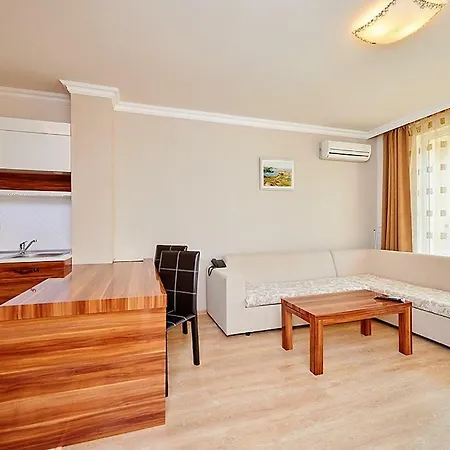 Penelopa Palace & Apart-hotel Pomorie