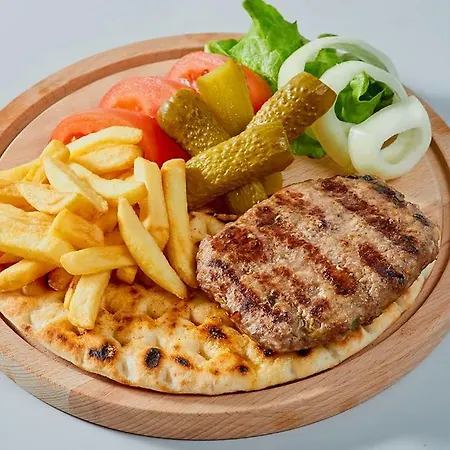 Penelopa Palace & Apart-hotel Pomorie