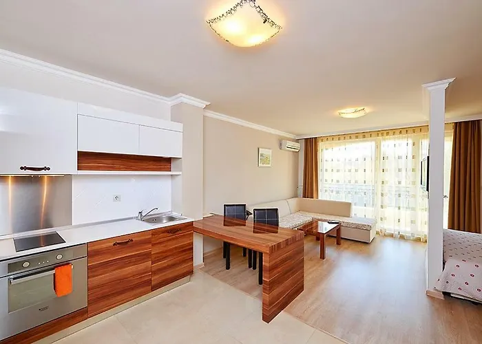 Penelopa Palace & Apartmanhotel