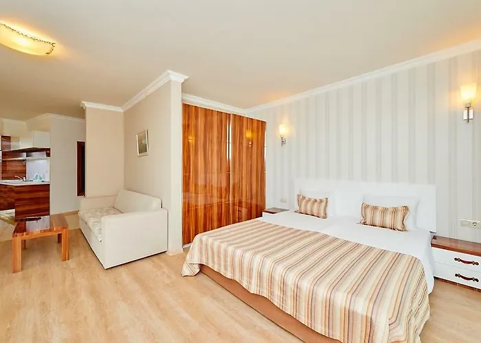 Penelopa Palace & Apartmanhotel Pomorie