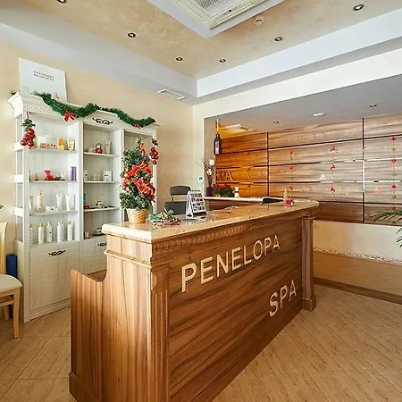 Aparthotel Penelope Palace & 4*