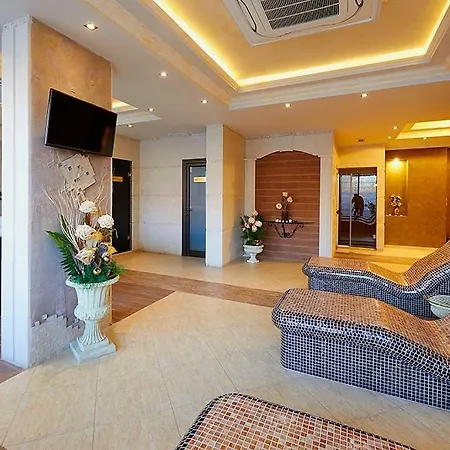 Penelopa Palace & Aparthotel Pomorie