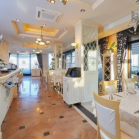 Penelopa Palace & Apart Otel 4*